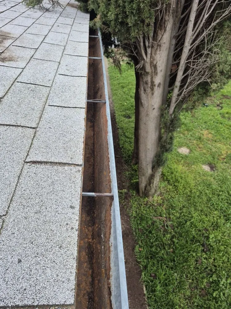 Expert roof replacement in Arden-Arcade, CA by Cleaning Gutters Service