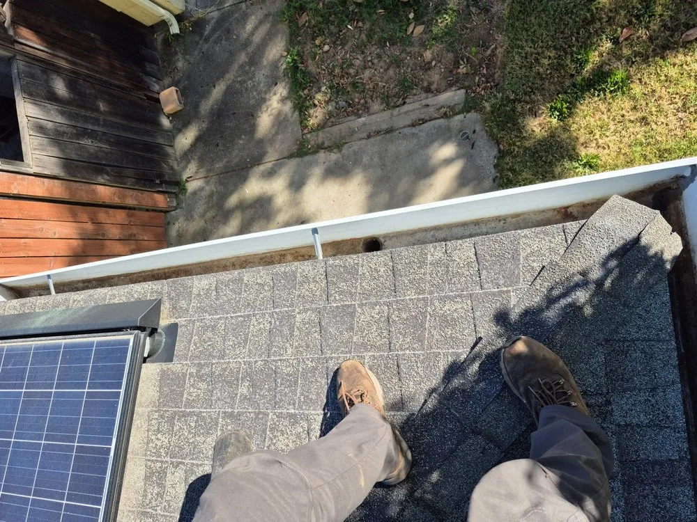 Emergency shingle roofing service for residential properties across Arden-Arcade, CA - Cleaning Gutters Service