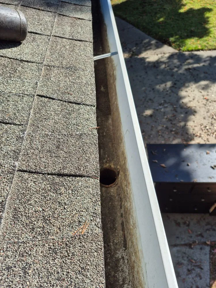 Trusted roof repair in Arden-Arcade, CA - Cleaning Gutters Service