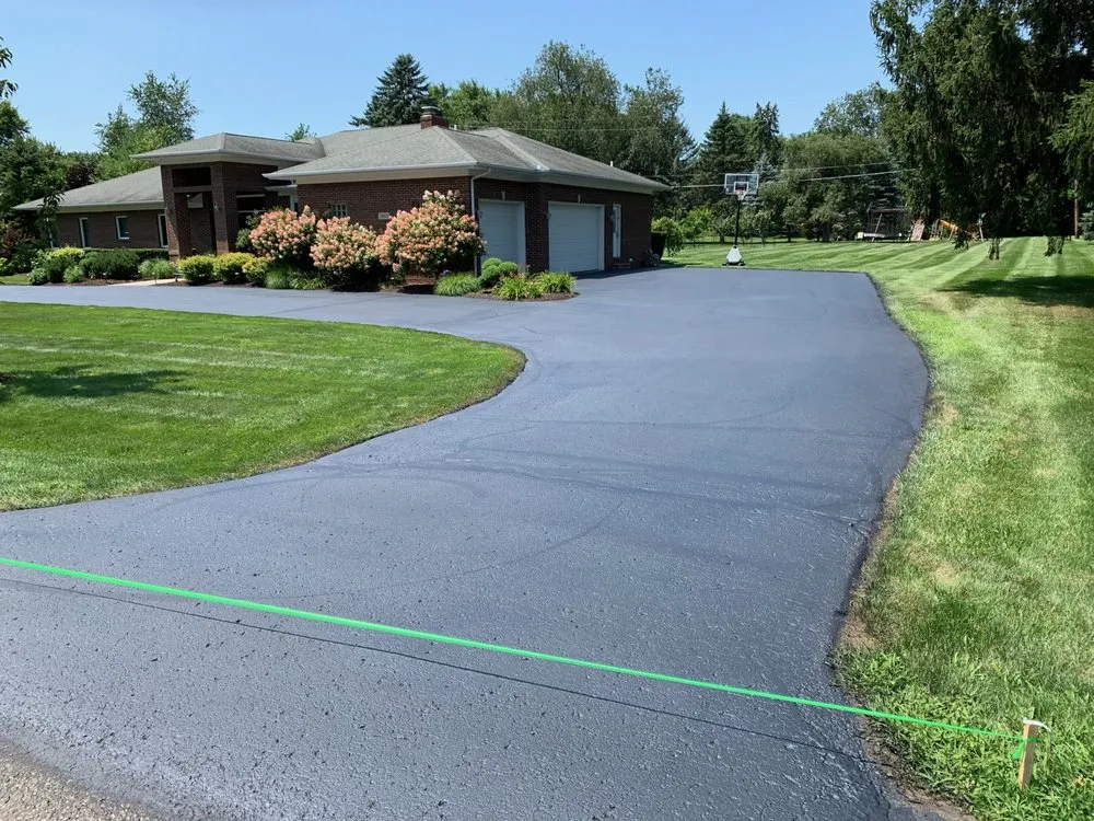 Top-rated shingle roofing service experts serving West Bloomfield, MI - Clifford SealCoating