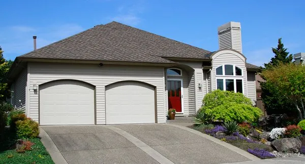 Clow Roofing & Siding Logo