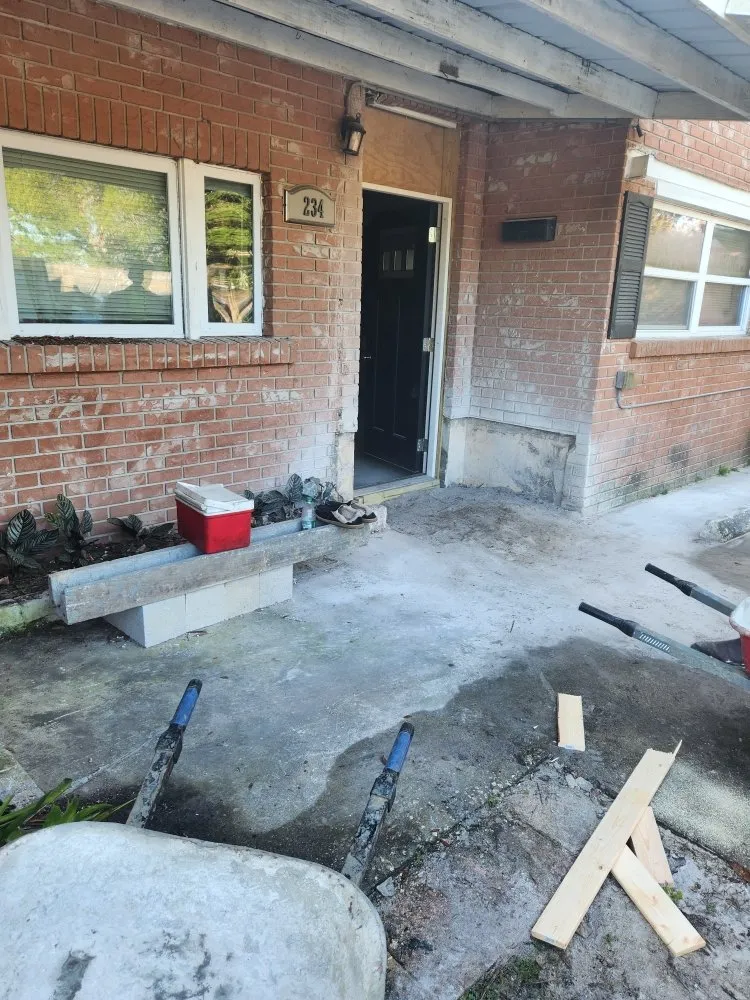 Slide of CM Roofing Florida