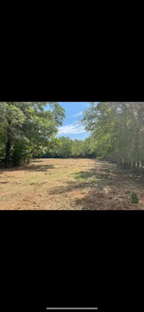 Slide of CM Roofing Florida