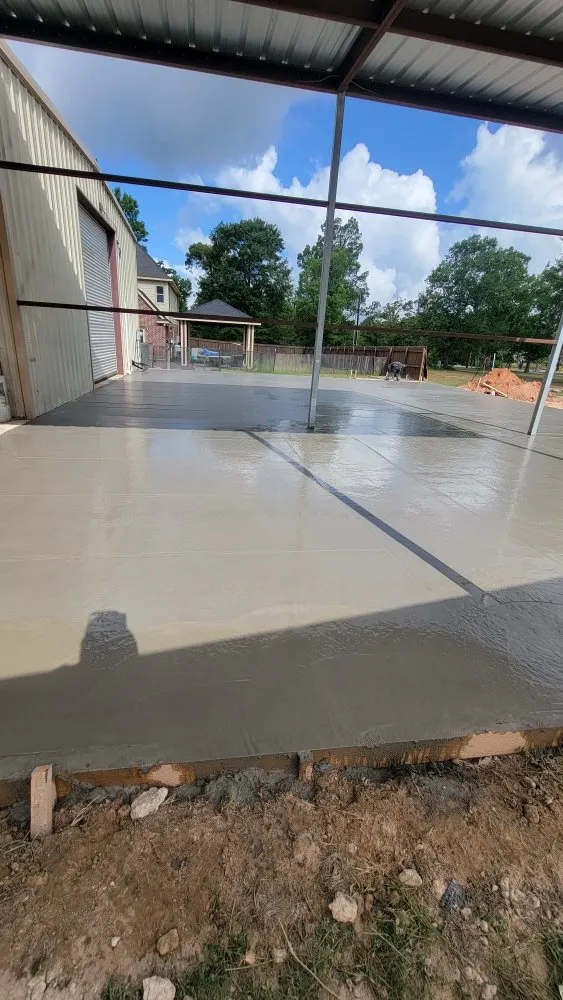 Slide of Cmon Construction