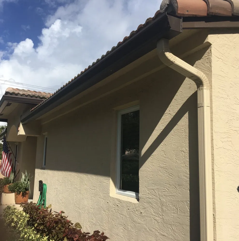 Licensed roof installation for homes in Fort Lauderdal, FL by Coast To Coast Gutters