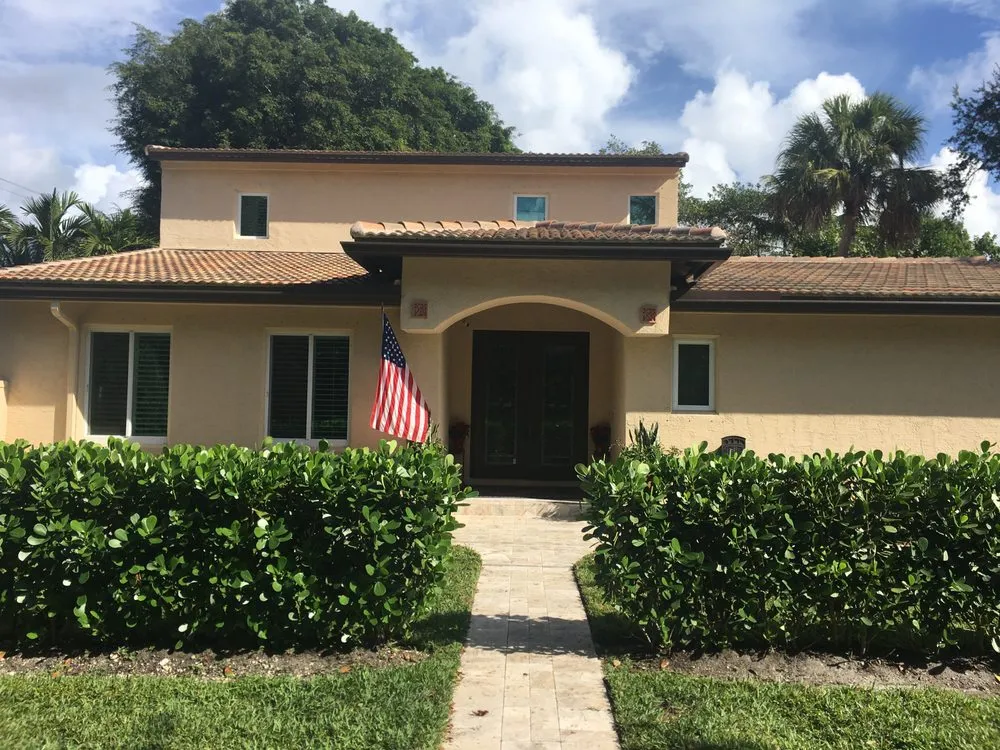 Professional shingle roofing service experts serving Fort Lauderdal, FL - Coast To Coast Gutters