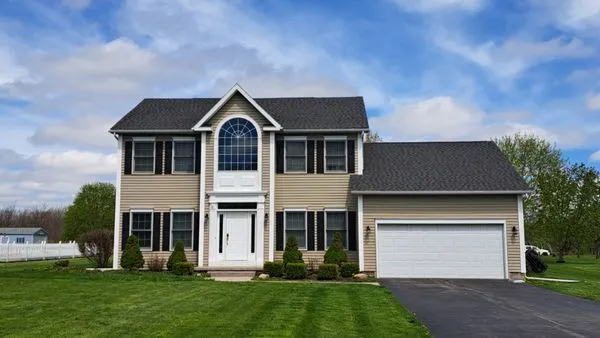 Collins Roofing & Exteriors Logo