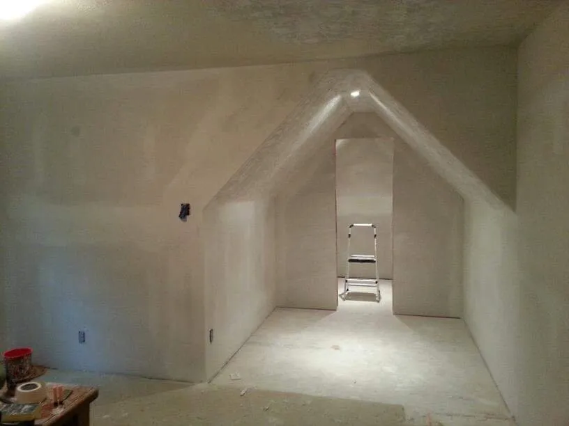 Slide of Colombo Services