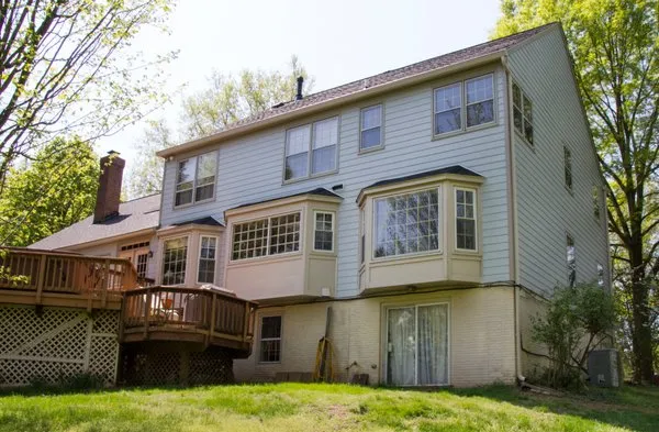 Colonial Remodeling Logo