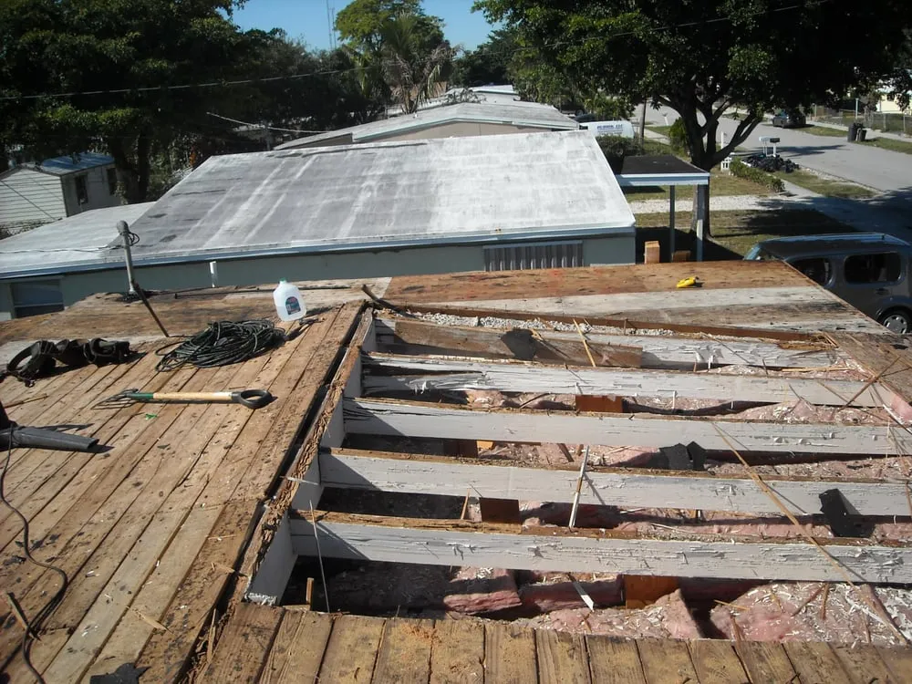 Slide of Colonial Roofer Services