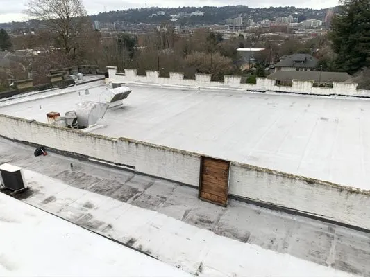 Columbia River Roofing Logo