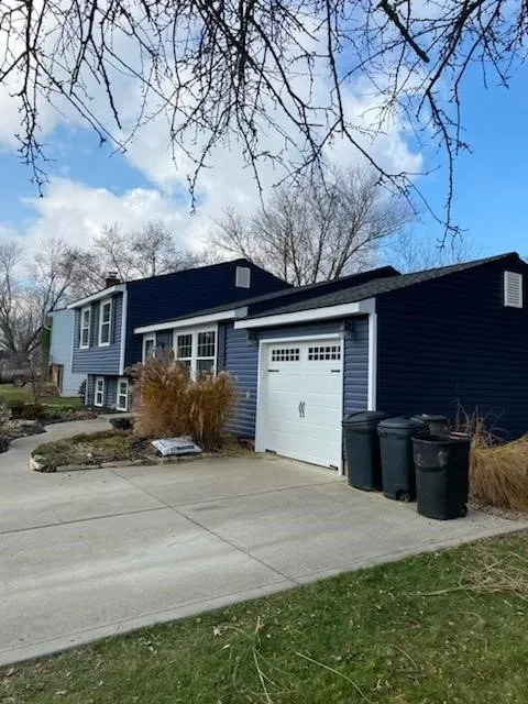 Slide of Columbus Windows and Siding Company