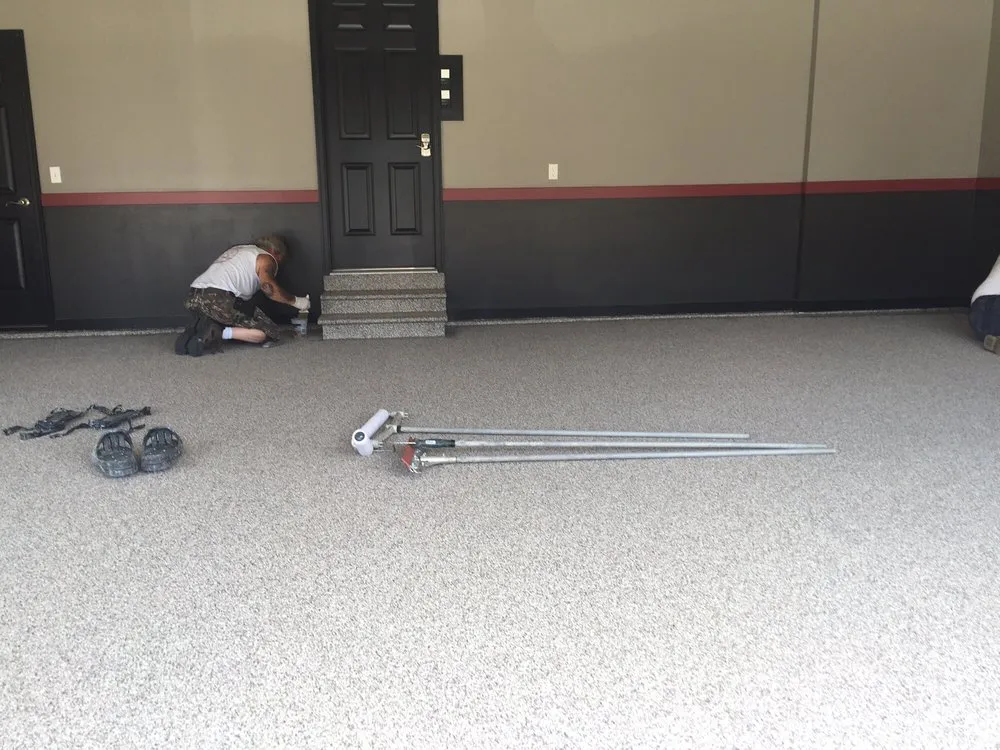 Licensed shingle roofing service experts serving Ofallon, MO - Comia Home Builders