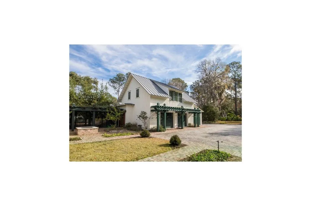 Slide of CoMitted 365 Roofing & Exteriors