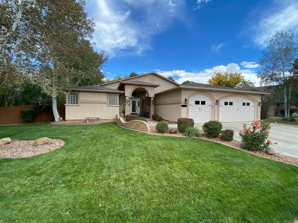 Slide of Commercial Roofing Contractor