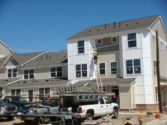 Commonwealth Construction Logo