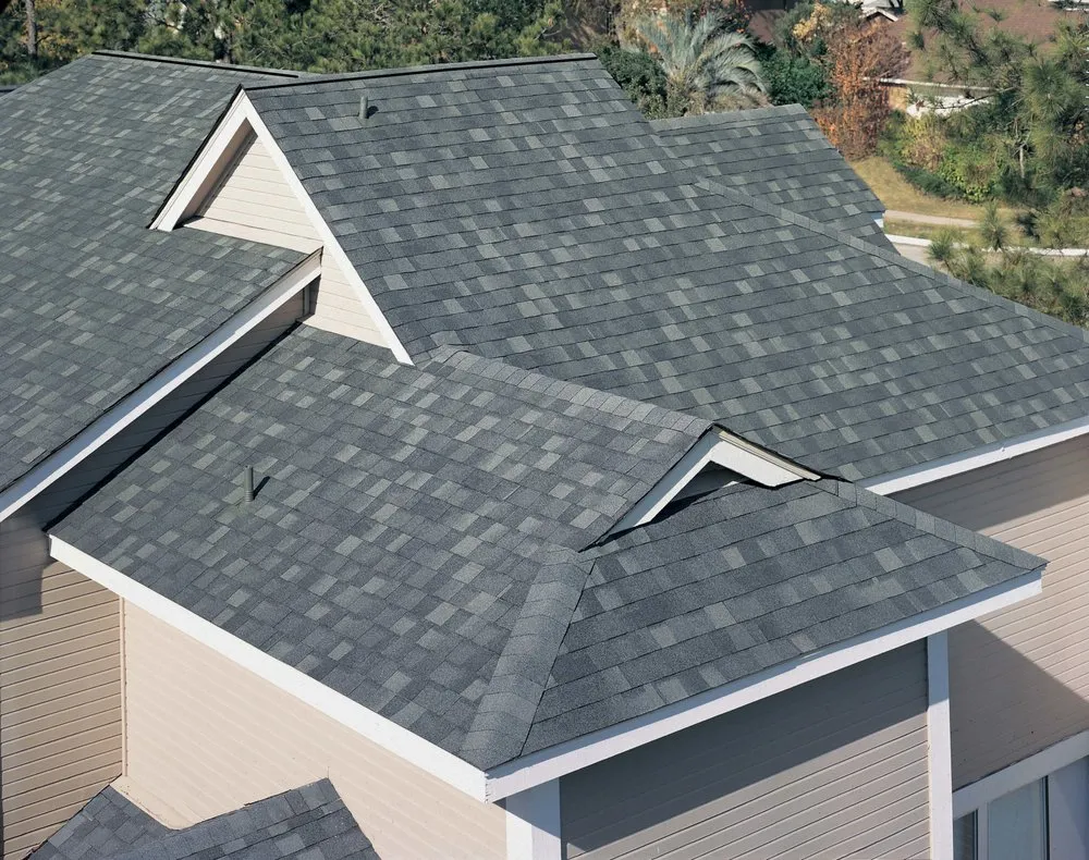 Slide of Commonwealth Roofing & Siding