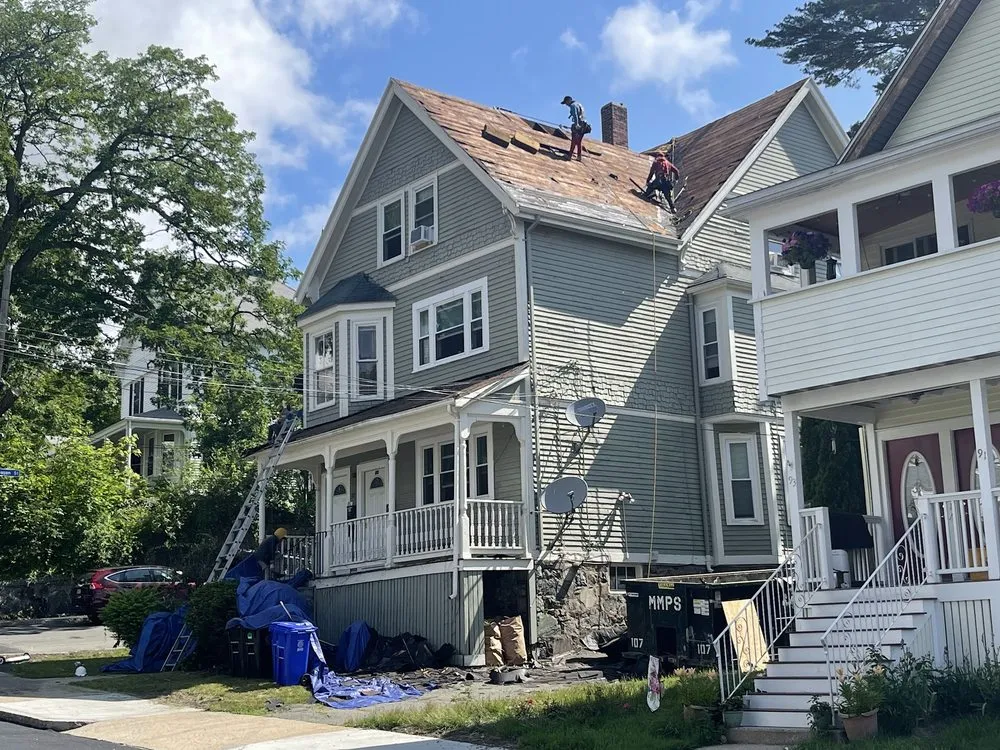 Slide of Commonwealth Roofing and Siding