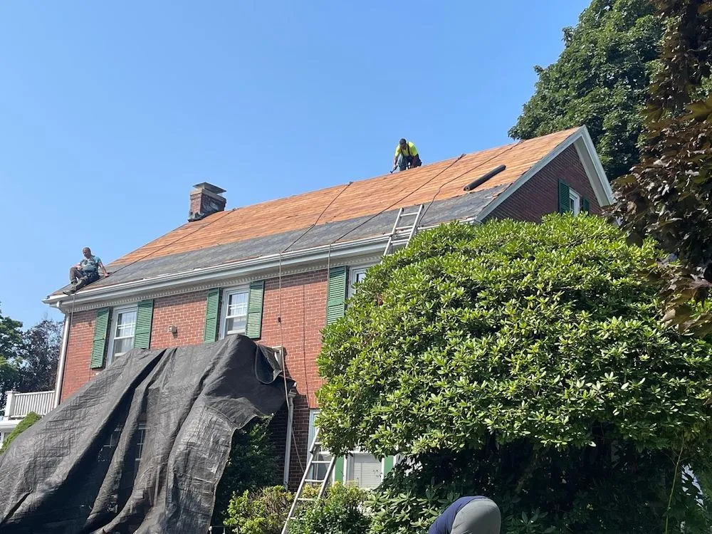 Slide of Commonwealth Roofing and Siding