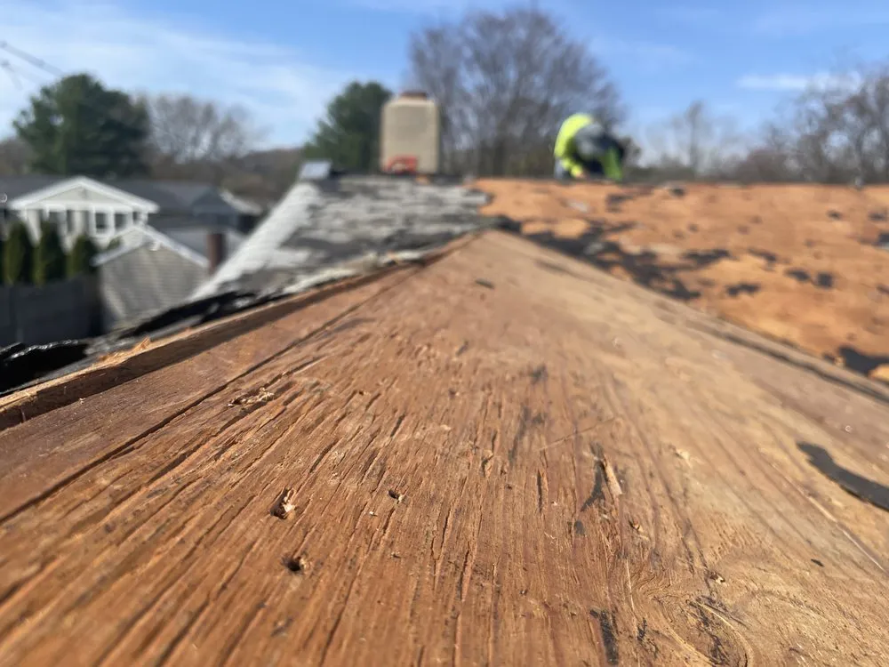 Slide of Commonwealth Roofing and Siding