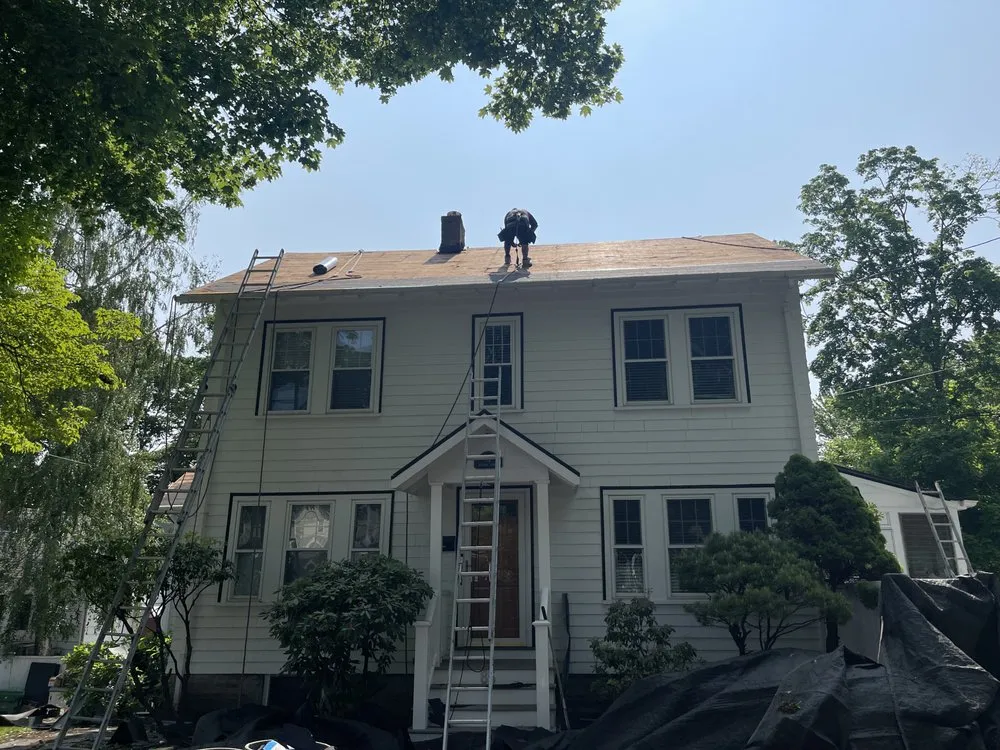 Slide of Commonwealth Roofing and Siding