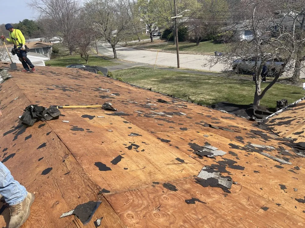 Slide of Commonwealth Roofing and Siding