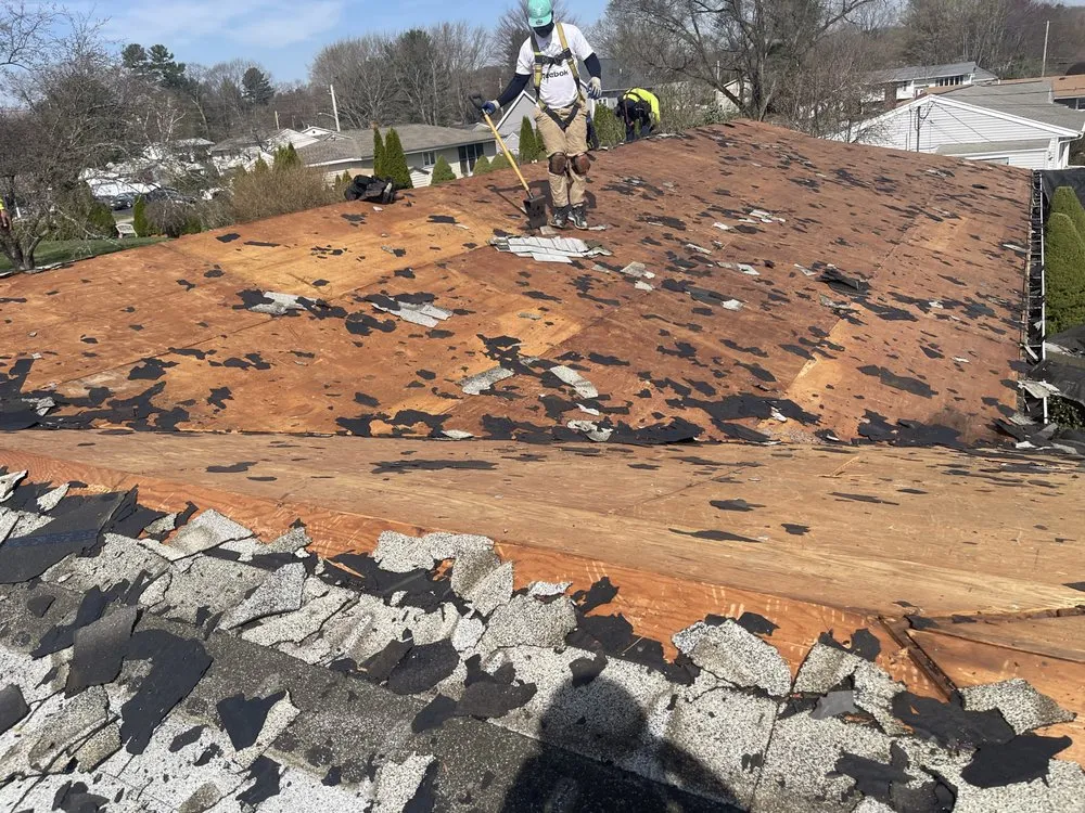 Slide of Commonwealth Roofing and Siding