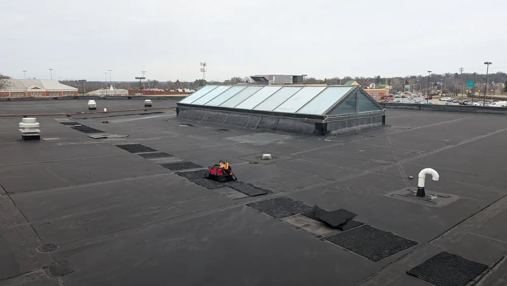 Emergency shingle roofing service for fast service across Louiseville, KY - Commonwealth Roofing