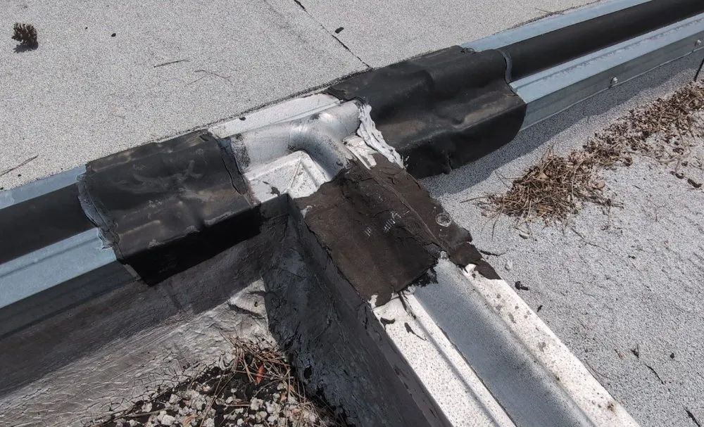Reliable flat roof repair same-day service in Louiseville, KY by Commonwealth Roofing