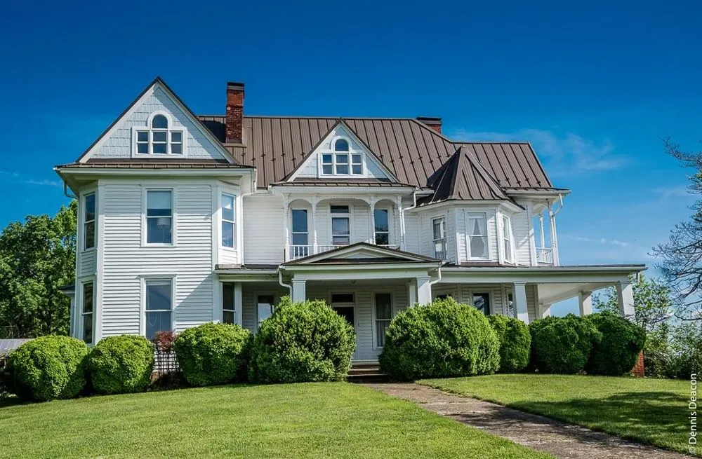 Top-rated flat roof repair in Huddleston, VA - Commonwealth Roofing Specialists