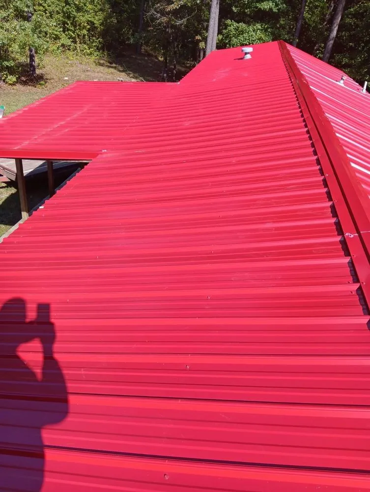 Licensed shingle roofing service experts serving Bismarck, AR - Complete Exteriors