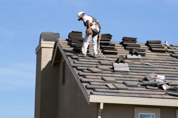 Complete Roofing Services Logo