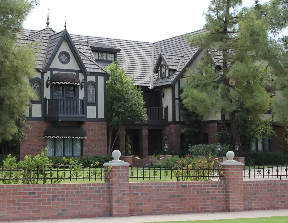 Slide of Confide Roofing