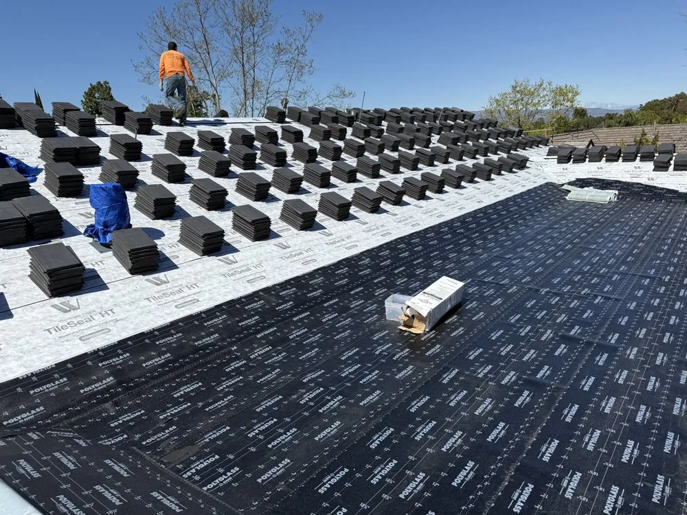 Slide of Confirmed Roofing Experts