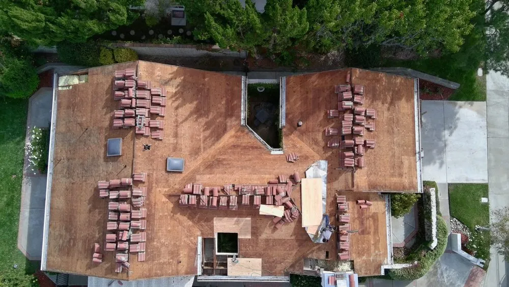 Slide of Confirmed Roofing Experts