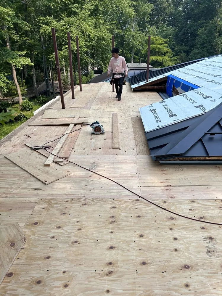 Slide of Construccion On Top