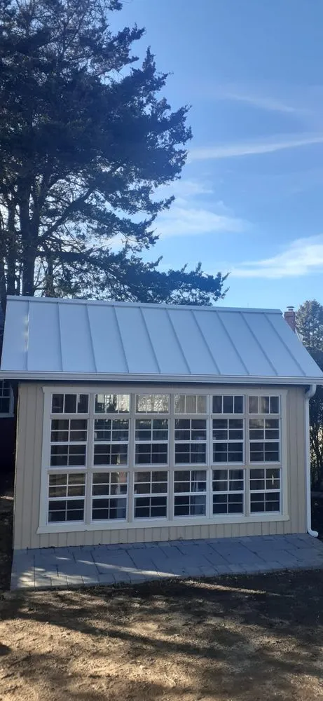 Slide of Construccion On Top