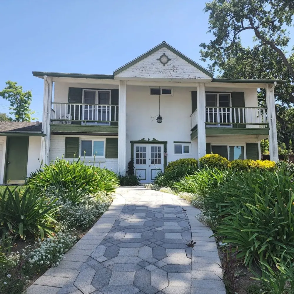 Slide of Construction Home Advisor