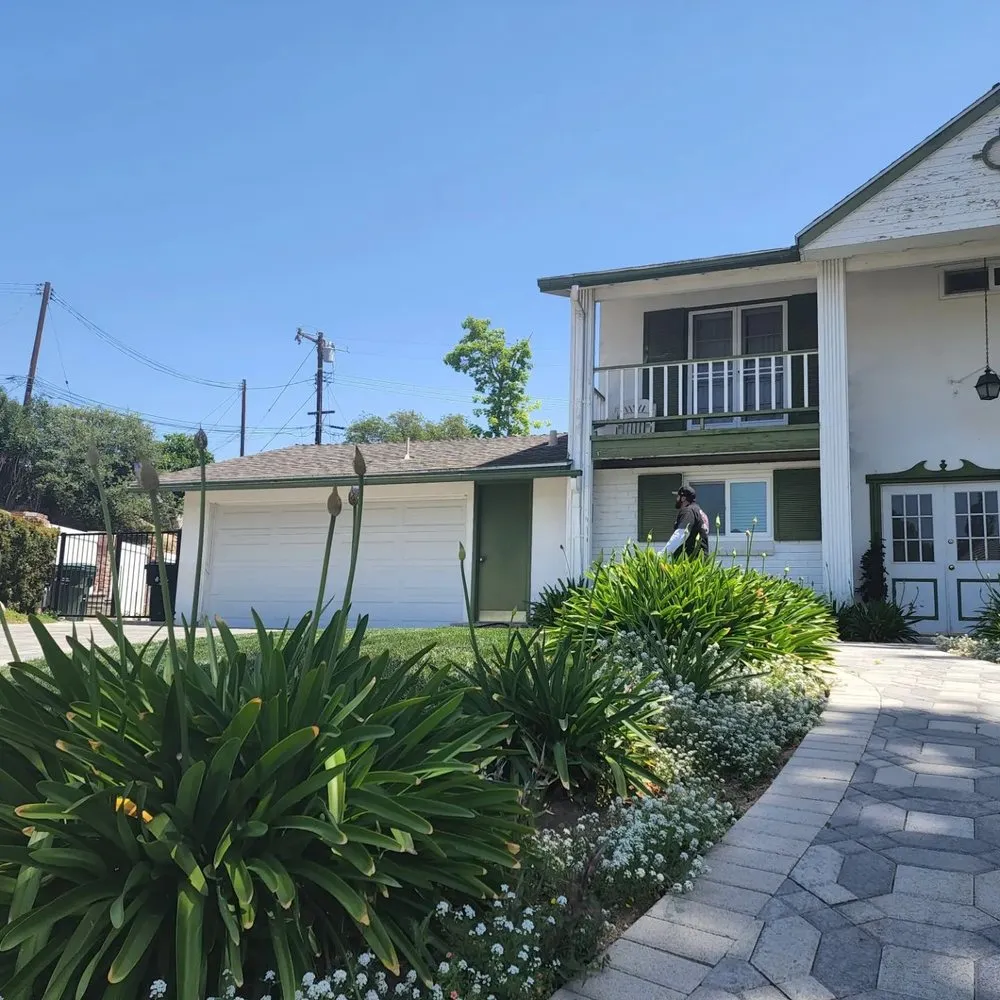 Slide of Construction Home Advisor