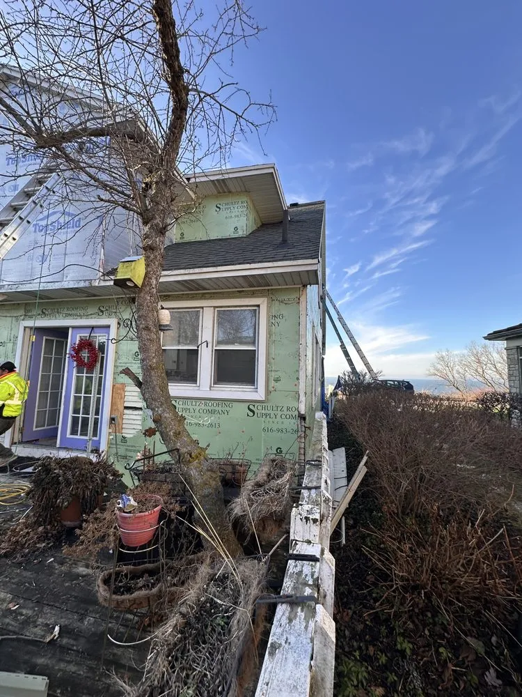 Slide of Construction Jarquin