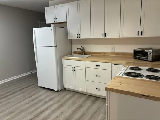 Construction Logic Builders & Renovation Logo