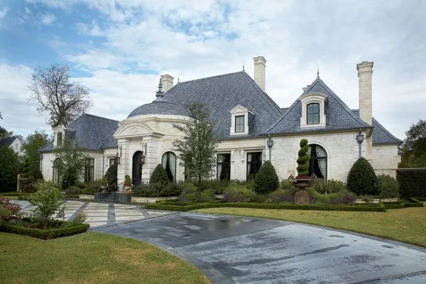 Construction Pro's Logo