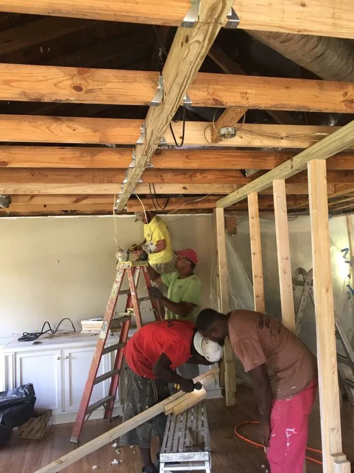 Trusted residential roofing service experts serving Sumner, MS - Construction Specialist
