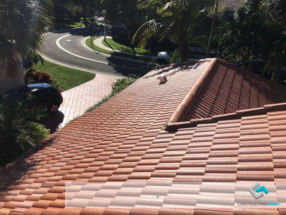 Slide of Constructora Group