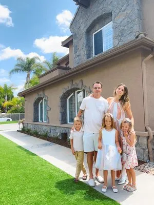 Contracting Solutions Logo