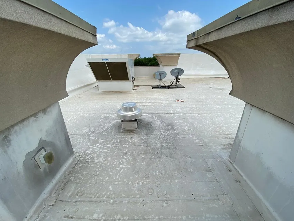 Slide of Conviviendo USA