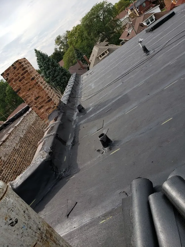 Emergency shingle roofing service in Newark, IL by Coopers construction