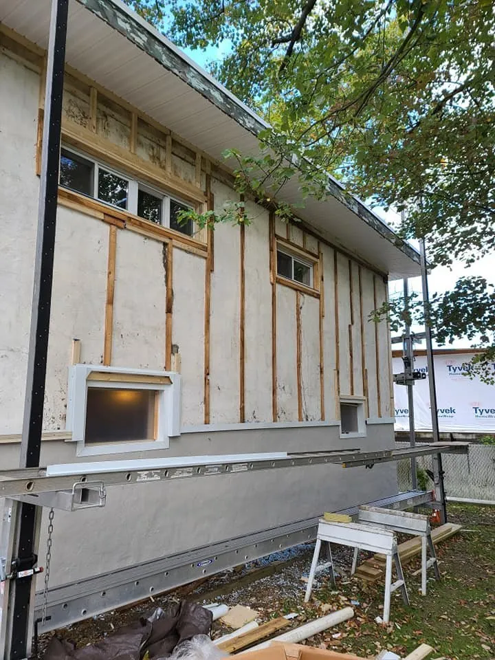 Slide of Cosme Contractor