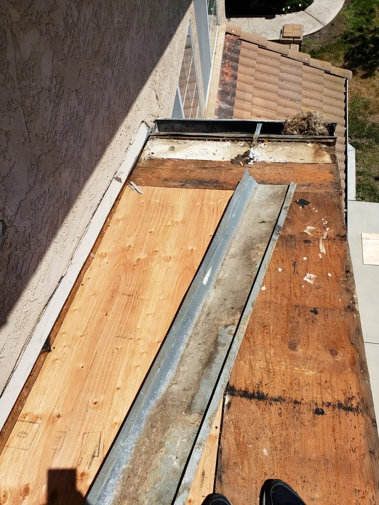 Slide of Costa Clara Roofing