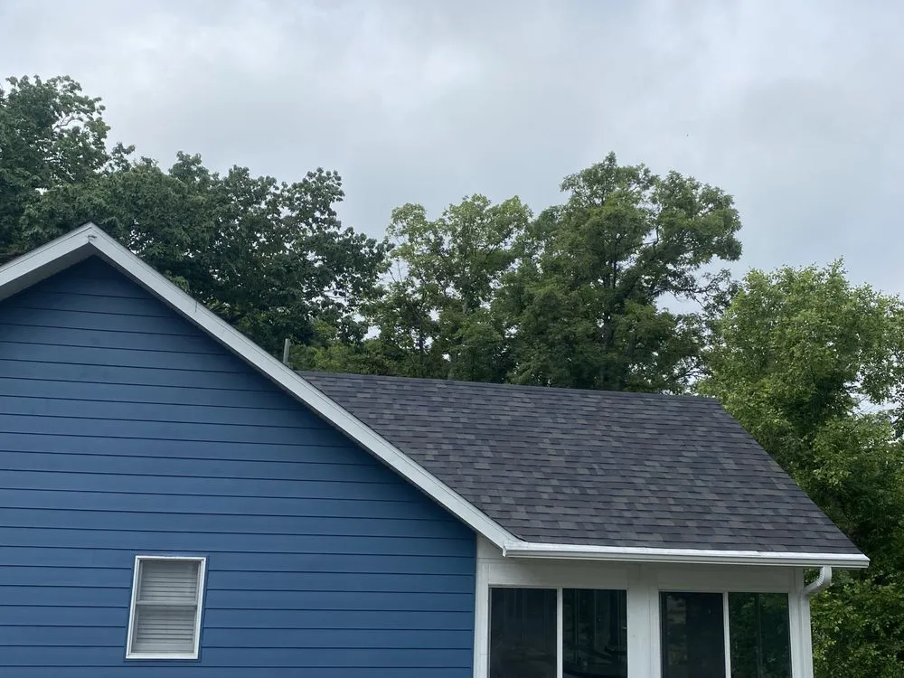 Reliable residential roofing service experts serving Sunrise Beach, MO - Counts Roofing